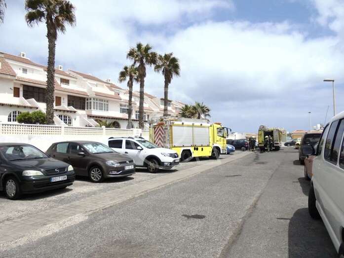 Unidades de los bomberos en el lugar del incendio (Foto TA)